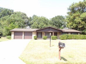 Building Photo - 109 Victoria Dr