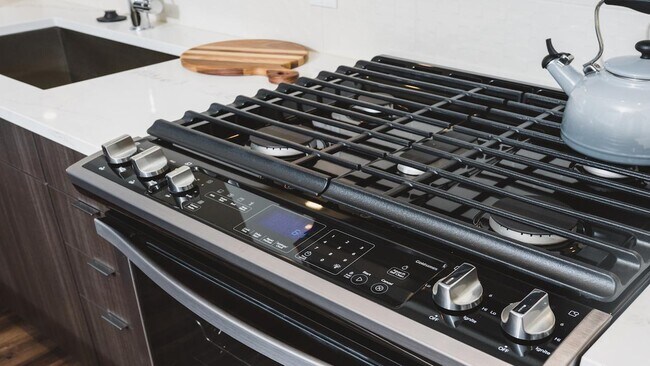 Foto del edificio - 3080 E Shadowlawn Ave NE