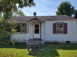 Building Photo - 4006 Wooddale Ln