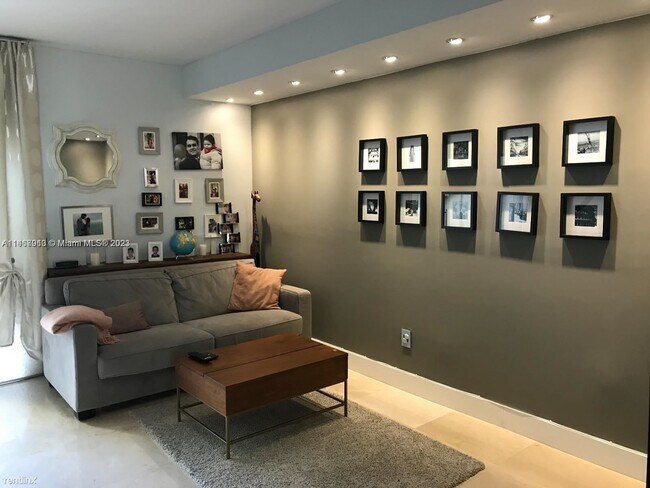 Foto del edificio - 2 br, 2.5 bath Condo - 2430 Brickell Ave A...