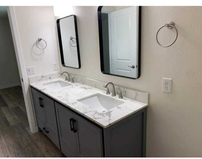 Foto del edificio - 16040 171st Ave SE