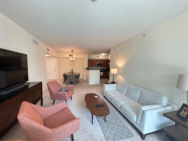 Building Photo - 700 E Boynton Beach Blvd