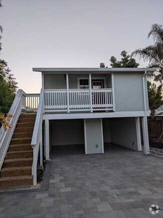 Building Photo - 481 Vaughn Ave