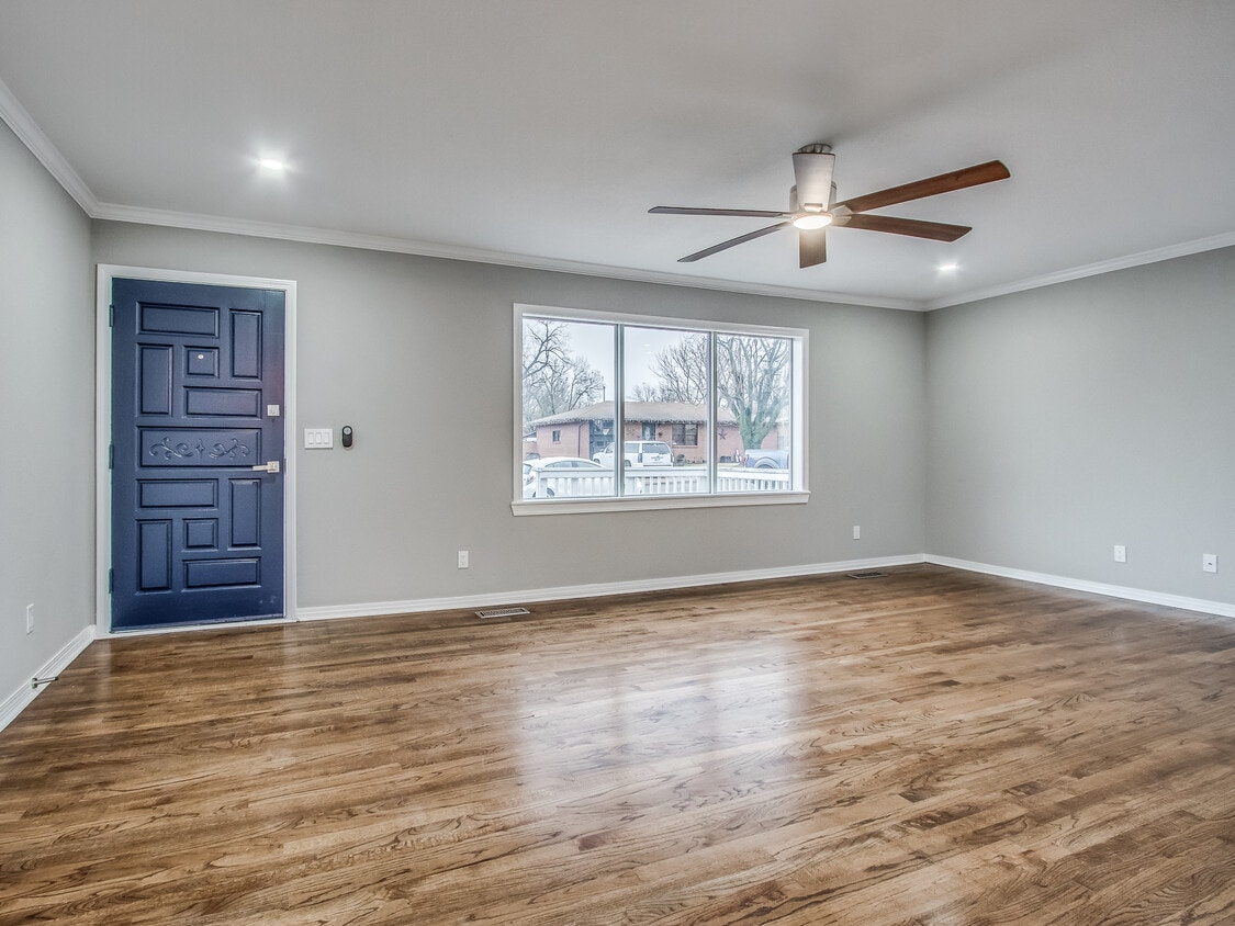Foto principal - 239 NE Avondale Ave