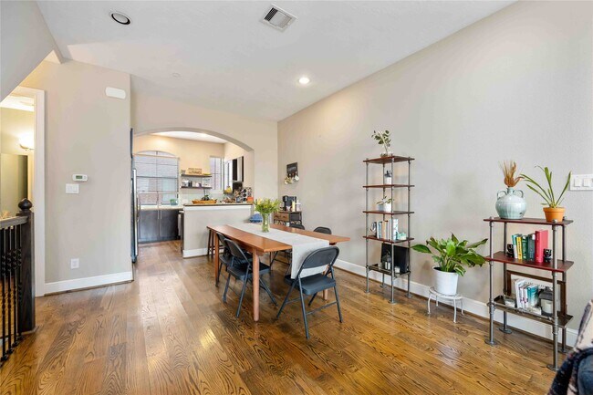 Foto del edificio - 2110 Shearn St