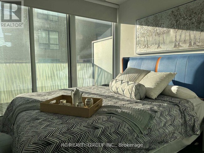 Photo du bâtiment - 42 Charles St E