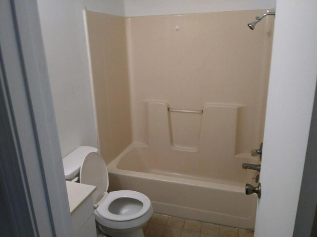 Foto del edificio - 102 Primrose Apt. #3