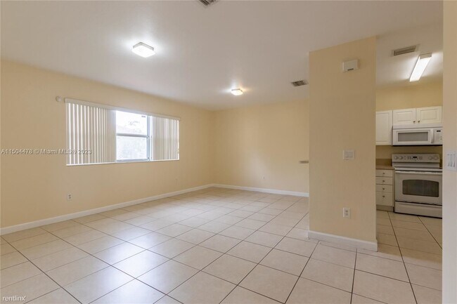 Foto del edificio - 3 br, 2 bath House - 1555 NE 33rd Rd # 113...