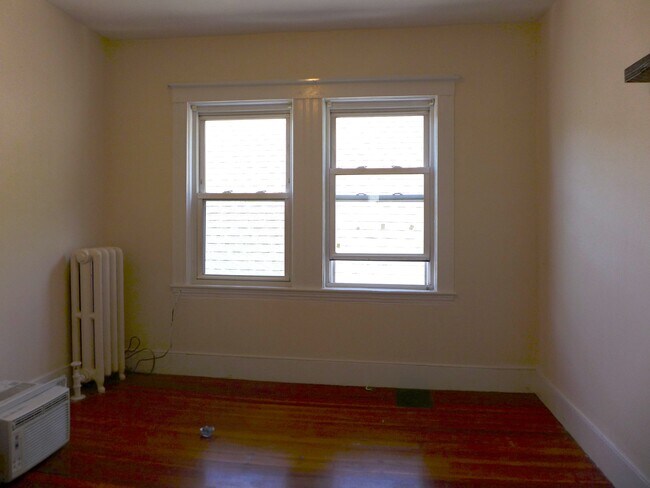 Foto del edificio - 3 Evergreen Ave
