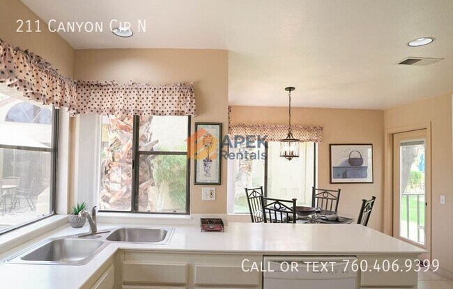 Foto del edificio - 211 Canyon Cir N