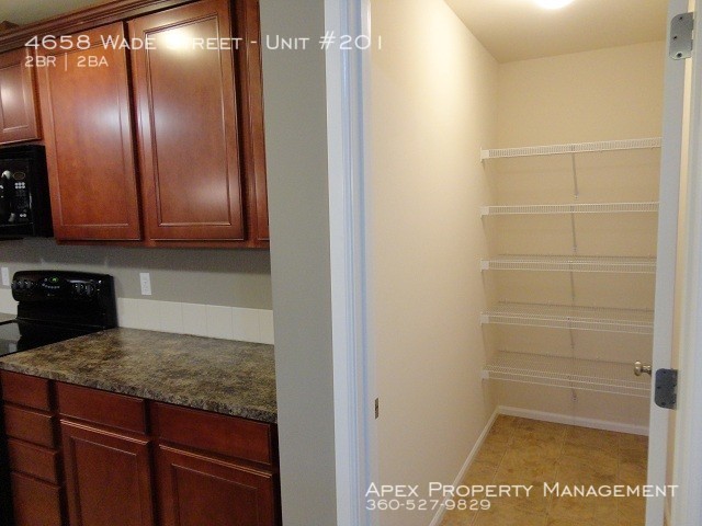 Building Photo - 4658 Wade St #201