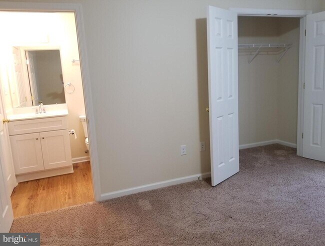 Foto del edificio - 5791 Main St