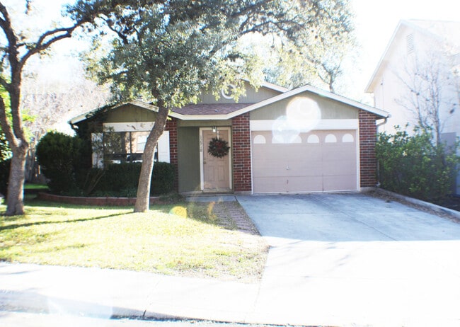 Lovely rental home near UTSA and USAA. Rea... - Lovely rental home near UTSA and USAA. Rea...