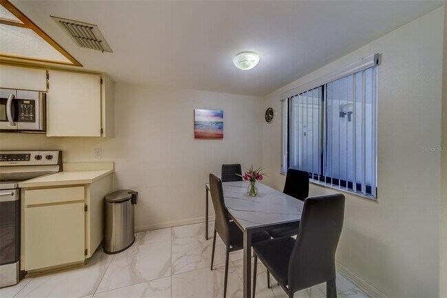 Foto del edificio - 2725 Countryside Blvd