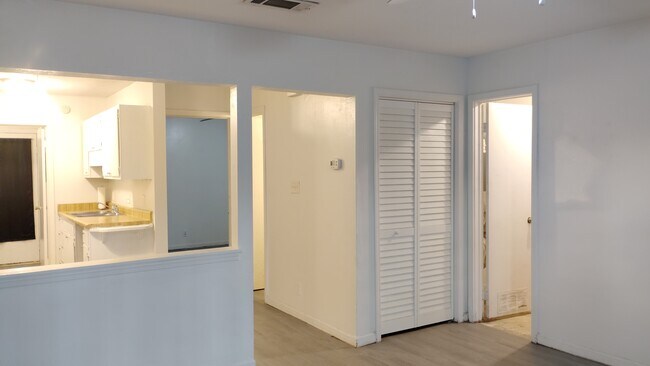 Building Photo - 755 Burcale Rd