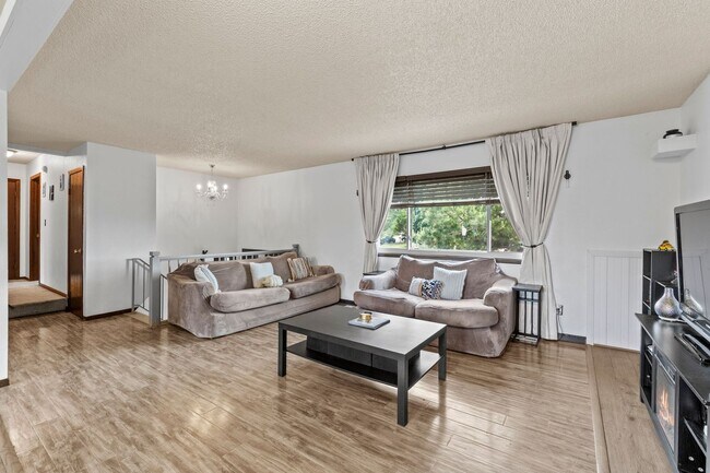 Foto del edificio - 4303 Eastcrest Cir W