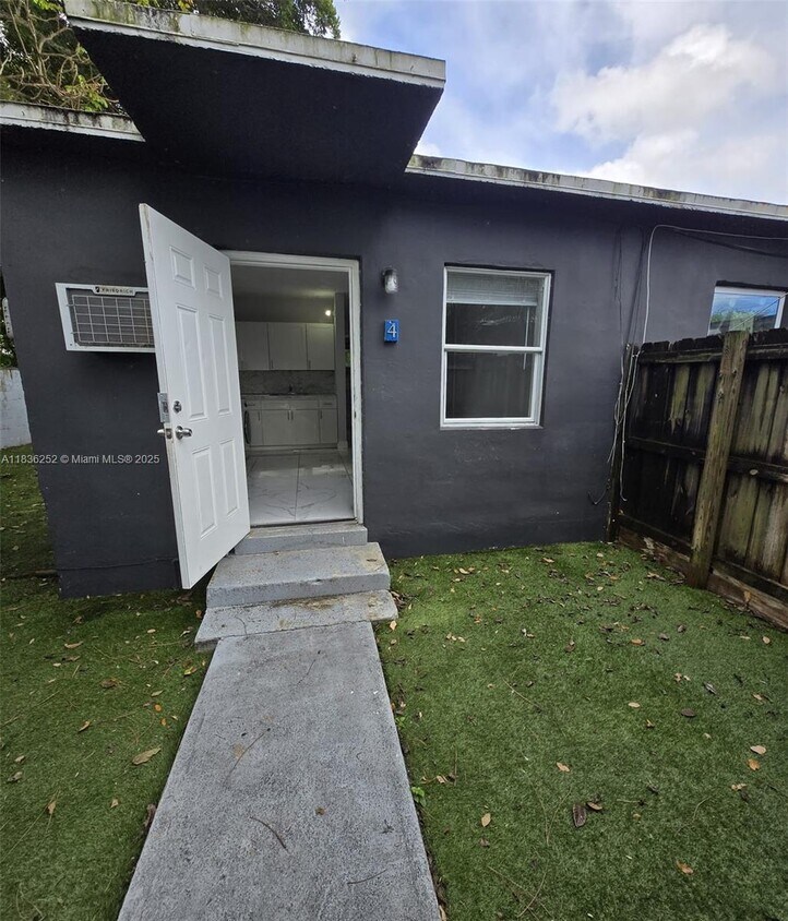 Foto principal - 426 NW 14th Ave