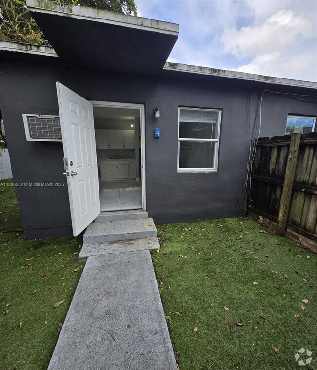 Building Photo - 426 NW 14th Ave
