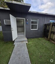 Building Photo - 426 NW 14th Ave