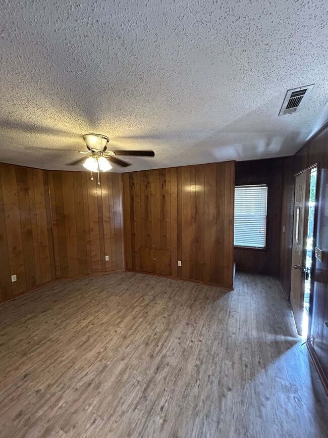 Building Photo - 1216 Highland Ave