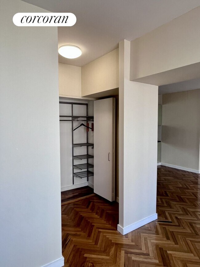 Foto del edificio - 356 E 88th St