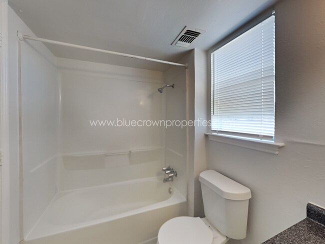 Building Photo - 1804 Bristol Cove