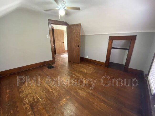 Building Photo - 710 SW Jewell Ave