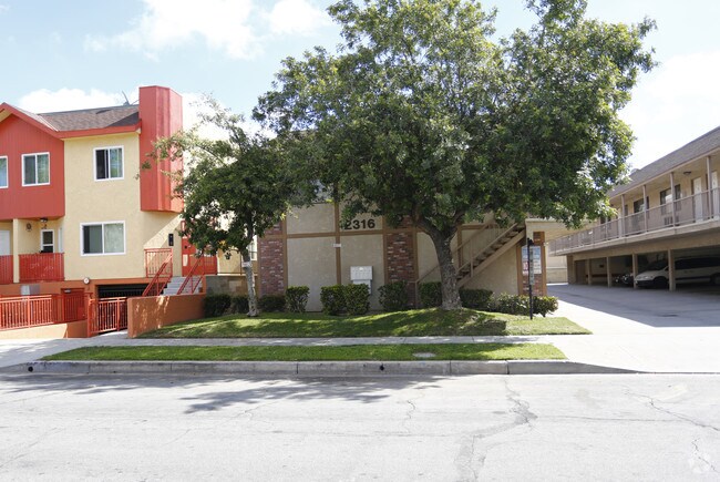 Foto del edificio - 2314-1316 N Catalina St