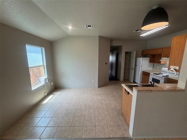 Foto del edificio - 4411 Terra Summit Rd
