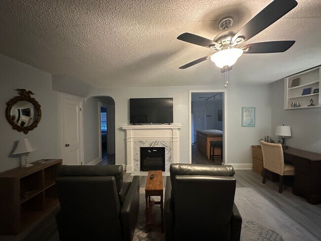 Foto del edificio - 302 N Shores Rd