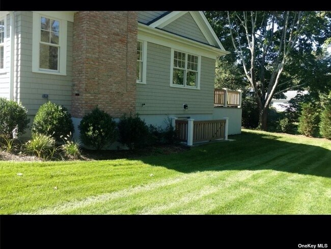 Foto del edificio - 2 Lawrence Ave