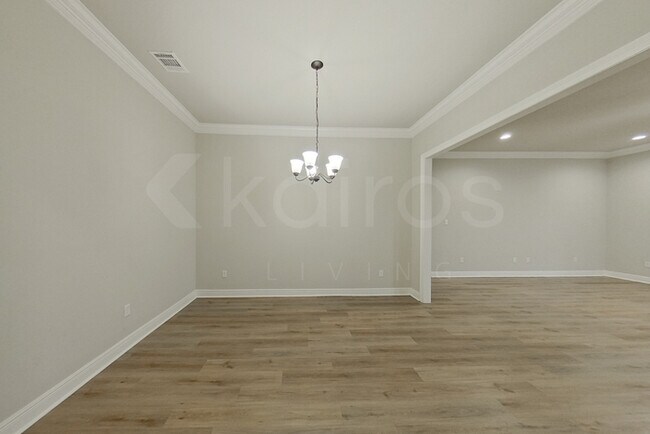 Foto del edificio - 3212 Rosehill Dr