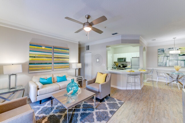 2BD, 2BA - 1245SF - Living Room - Grandewood Pointe