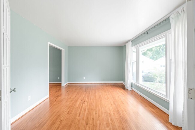 Foto del edificio - 3 Bedroom home in Coventry Woods!