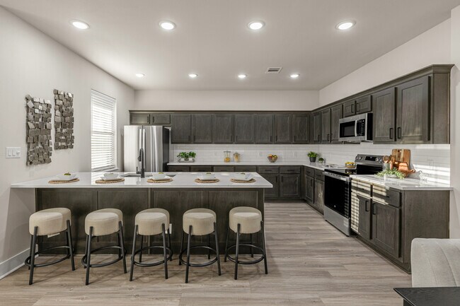 Foto del edificio - The Barracks Townhomes