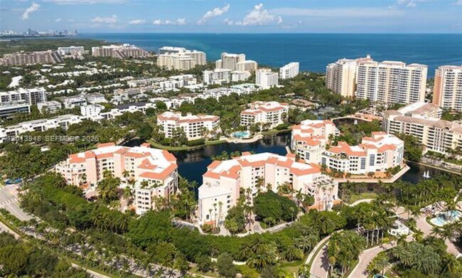 Foto del edificio - 733 Crandon Blvd