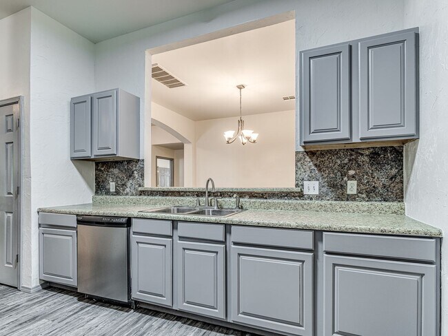 Foto del edificio - Updated Home + Deer Creek Schools + 3 bedr...