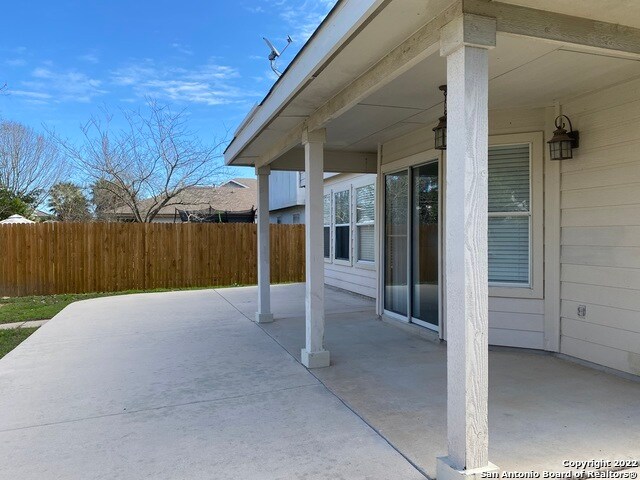 Building Photo - 9003 Quaker Ridge