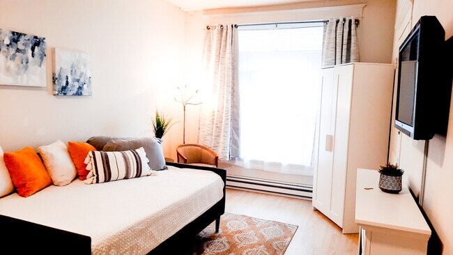 Foto del edificio - 123 South White Street, Unit 1