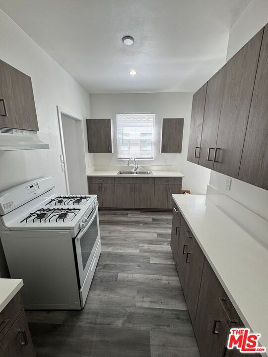 Foto del edificio - 1944 S Bedford St