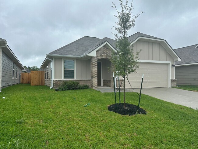 Foto del edificio - Bryan - 3 bedroom - 2 bath - 2 car garage - fenced in back yard - Brand New House - very new to B...