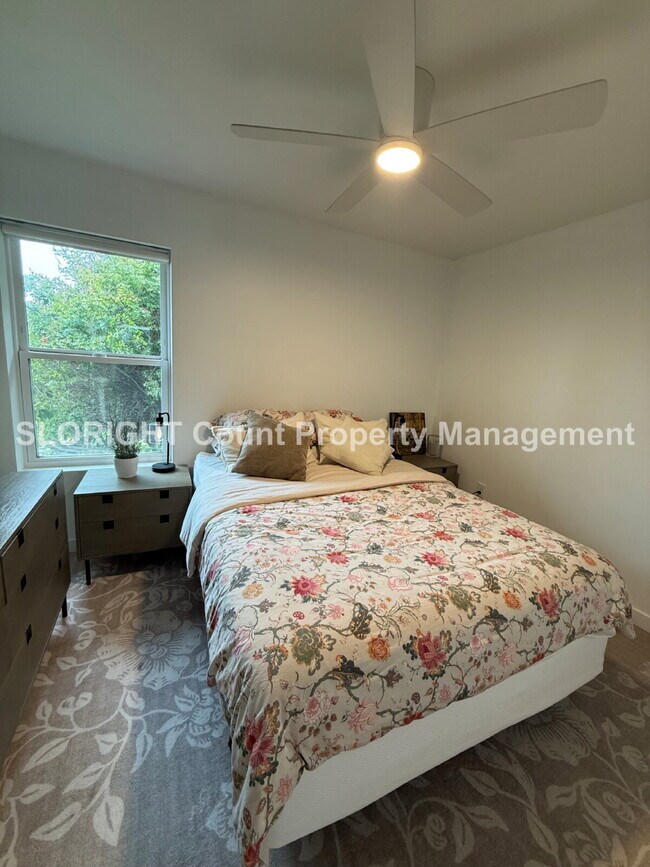 Foto del edificio - AVAILABLE SEPTEMBER- Walking Distance From The Beach - 1 Bed / 1 Bath