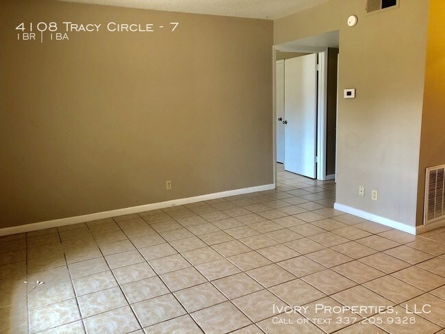 Building Photo - 4108 Tracy Circle Apt. 7