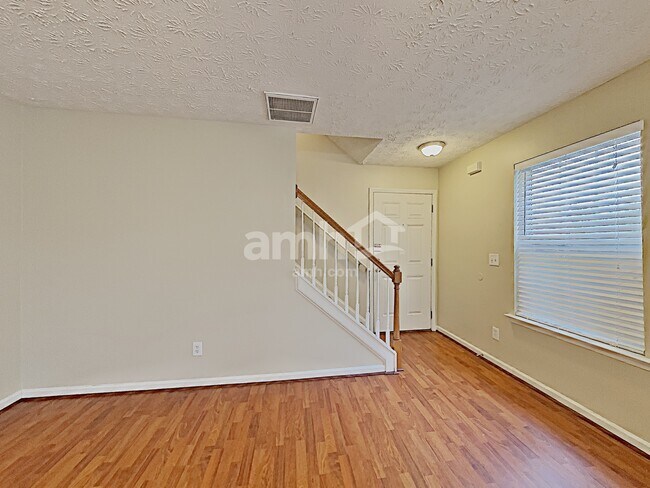 Building Photo - 112 Ilex Drive