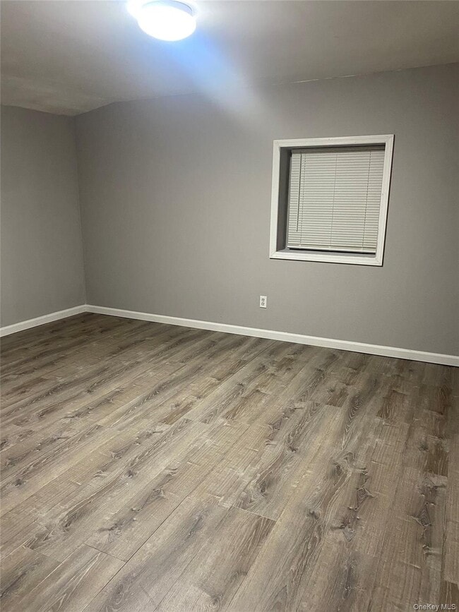 Building Photo - 974 Suffolk Ave