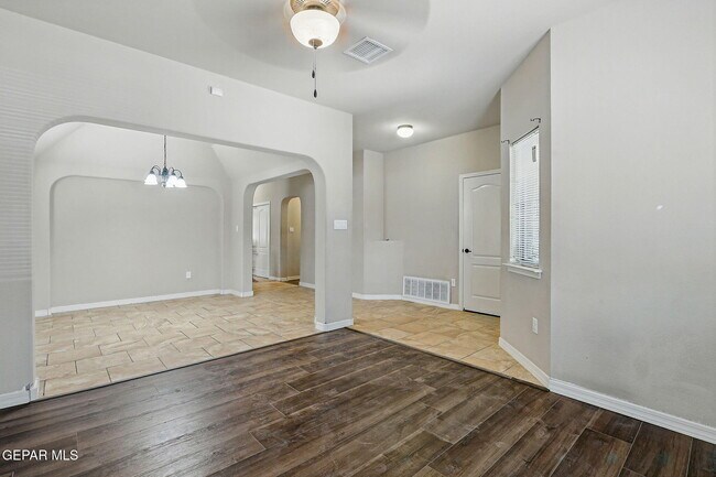 Building Photo - 14329 Owl Point Ave