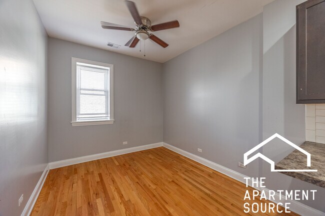 Foto del edificio - 4452 N Sheridan Rd