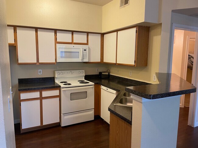 Cocina - 2320 Gracy Farms Ln