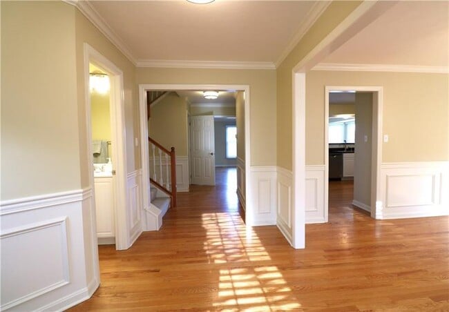 Building Photo - 2014 Trillium Ct