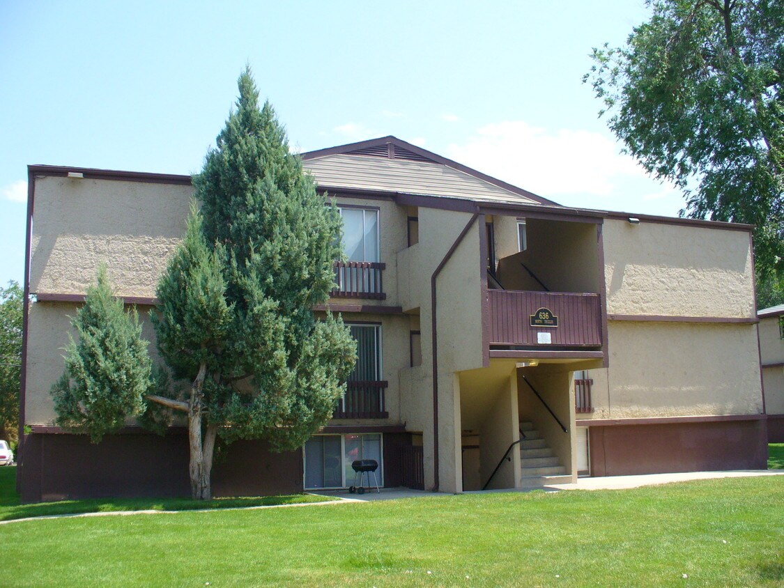 Primary Photo - 636 N Shields St